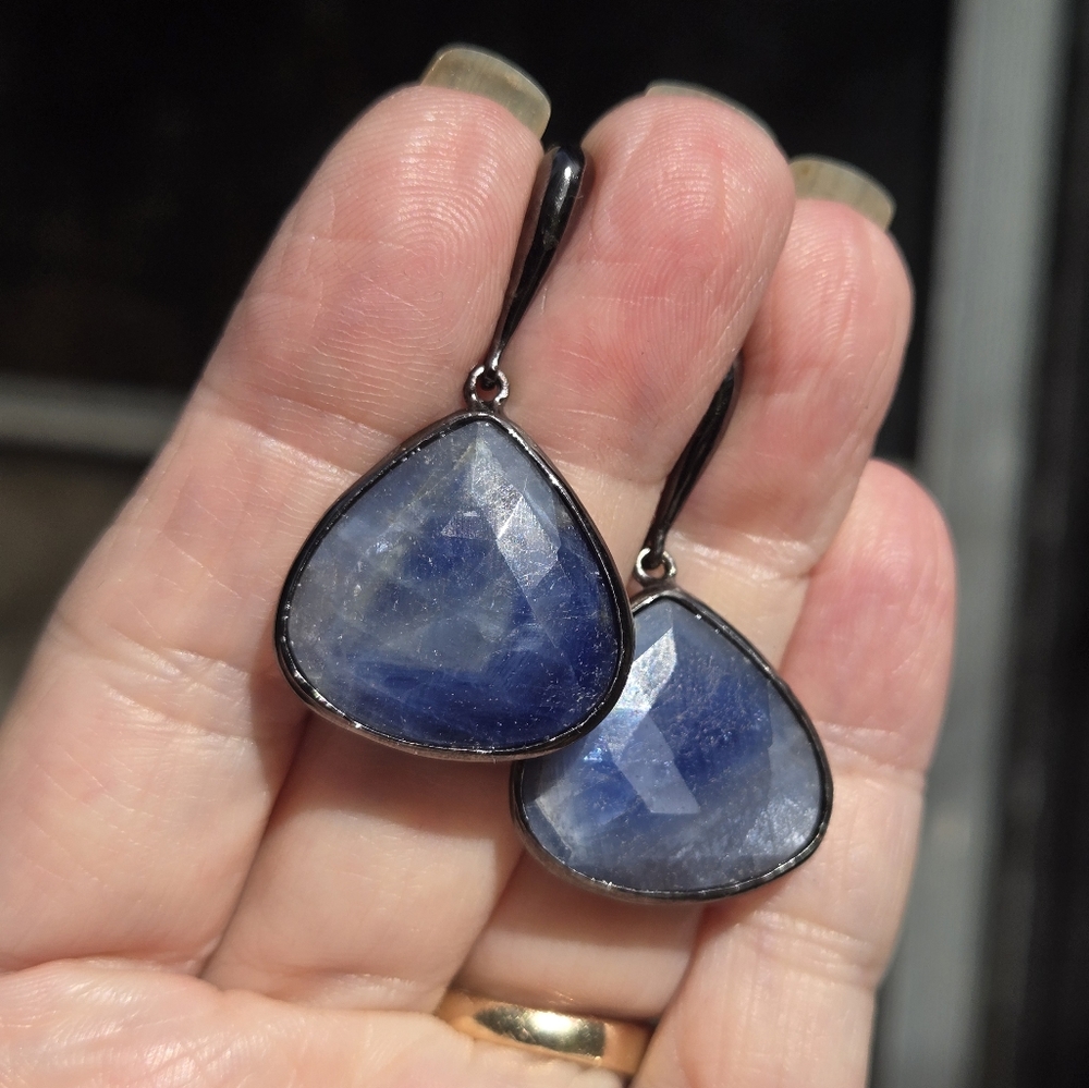 Saphire 40k Trillion cut sterling &rhodium earrings - Picture 7 of 9